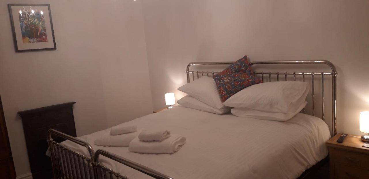 Bodhi Tree - Grove Road * Стратфорд-апон-Эйвон